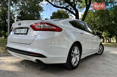 Седан Ford Fusion 2016 в 
