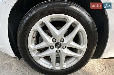 Седан Ford Fusion 2016 в 