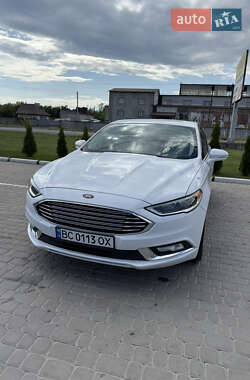 Седан Ford Fusion 2016 в 