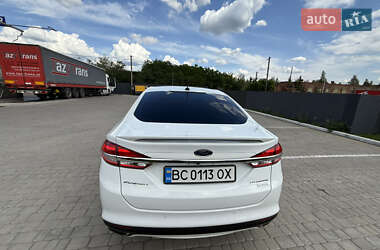 Седан Ford Fusion 2016 в 