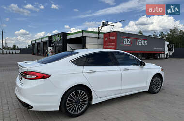 Седан Ford Fusion 2016 в 