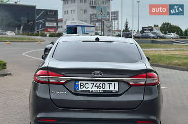 Седан Ford Fusion 2016 в 