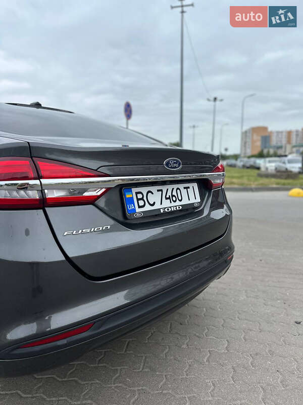 Седан Ford Fusion 2016 в Львові