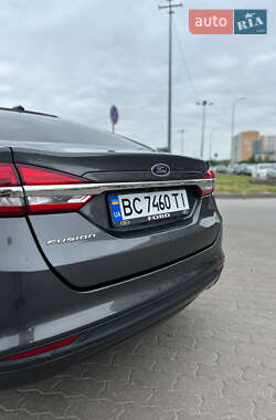 Седан Ford Fusion 2016 в 
