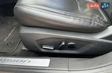 Седан Ford Fusion 2012 в 