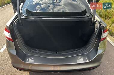 Седан Ford Fusion 2012 в 