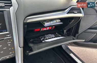 Седан Ford Fusion 2012 в 