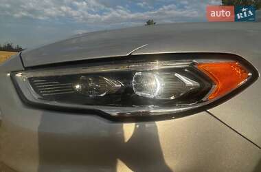 Седан Ford Fusion 2018 в 
