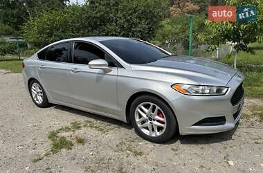 Седан Ford Fusion 2015 в 