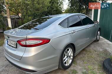 Седан Ford Fusion 2015 в 