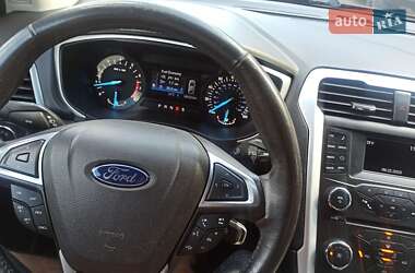 Седан Ford Fusion 2016 в 
