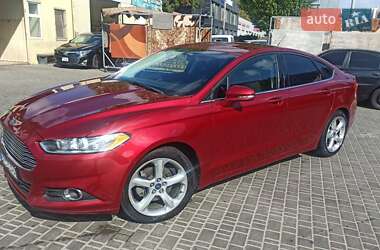 Седан Ford Fusion 2016 в 