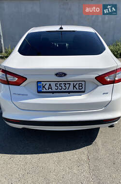 Седан Ford Fusion 2013 в 