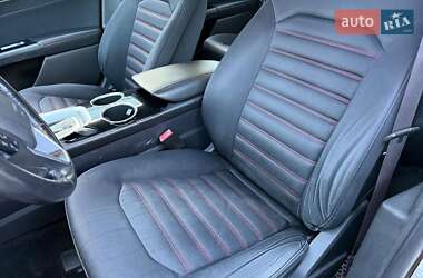 Седан Ford Fusion 2013 в 