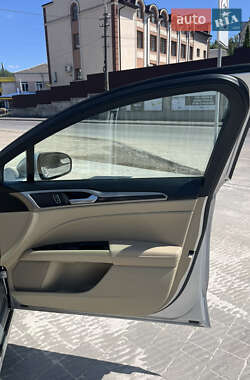 Седан Ford Fusion 2014 в 