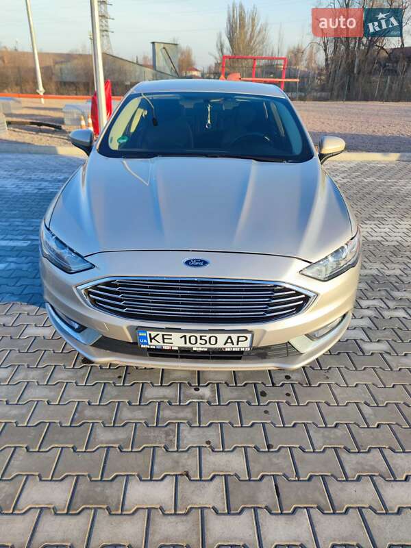 Седан Ford Fusion 2017 в 