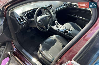 Седан Ford Fusion 2013 в 