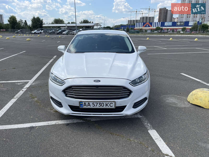 Седан Ford Fusion 2015 в Києві