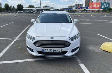 Седан Ford Fusion 2015 в 