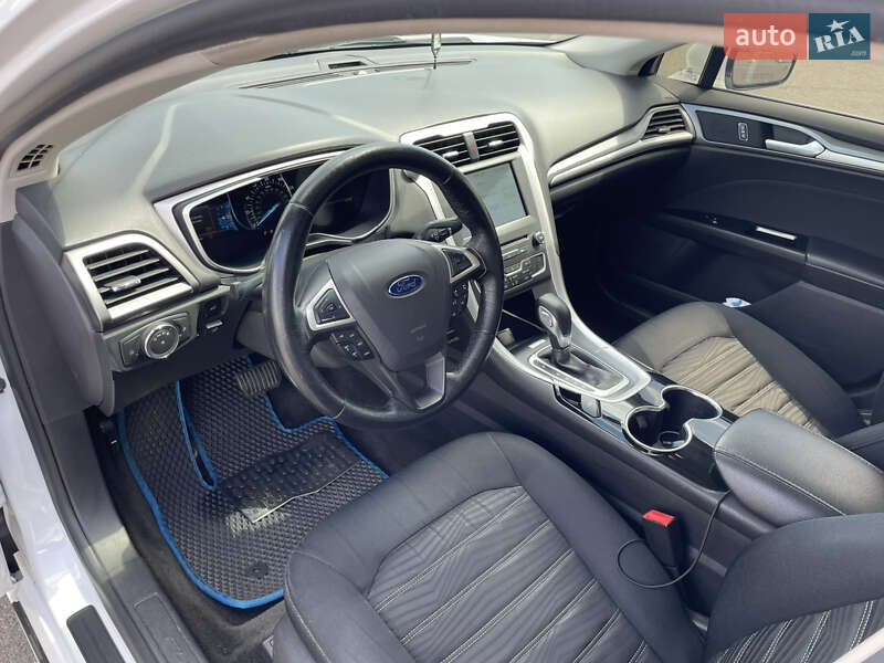 Седан Ford Fusion 2015 в Києві