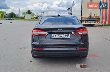 Седан Ford Fusion 2019 в 