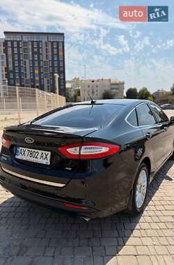 Седан Ford Fusion 2016 в 
