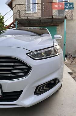 Седан Ford Fusion 2014 в 
