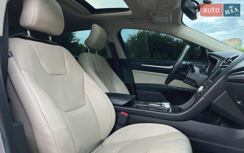 Седан Ford Fusion 2018 в Львові