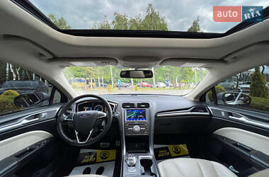 Седан Ford Fusion 2018 в 