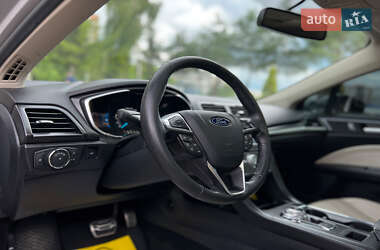 Седан Ford Fusion 2018 в 