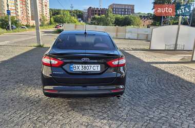 Седан Ford Fusion 2015 в 