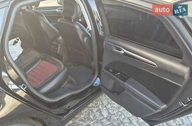 Седан Ford Fusion 2015 в 