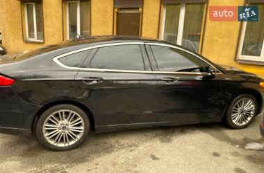 Седан Ford Fusion 2015 в 