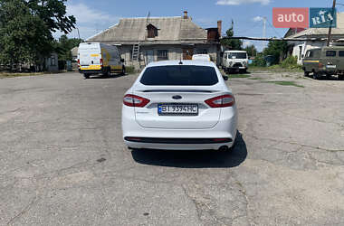 Седан Ford Fusion 2015 в 