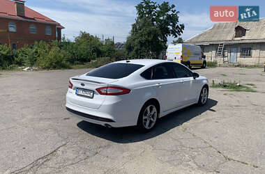 Седан Ford Fusion 2015 в 