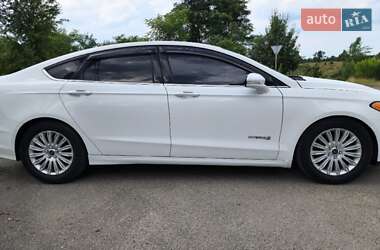 Седан Ford Fusion 2014 в 