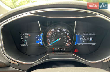 Седан Ford Fusion 2015 в 