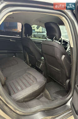 Седан Ford Fusion 2014 в 