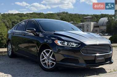 Седан Ford Fusion 2014 в 