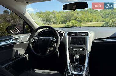 Седан Ford Fusion 2014 в 