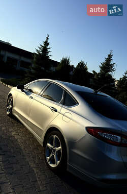 Седан Ford Fusion 2015 в 