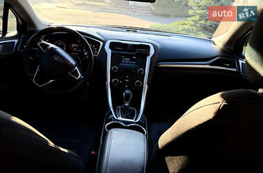 Седан Ford Fusion 2015 в 