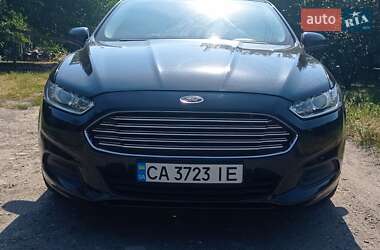 Седан Ford Fusion 2013 в 