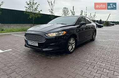 Седан Ford Fusion 2015 в 