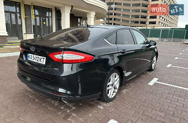 Седан Ford Fusion 2015 в 