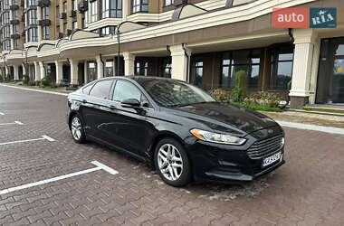 Седан Ford Fusion 2015 в 