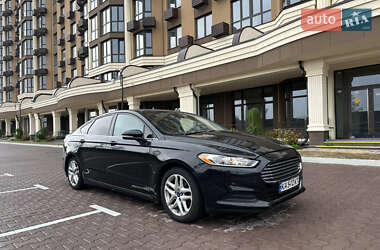 Седан Ford Fusion 2015 в 
