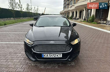 Седан Ford Fusion 2015 в 