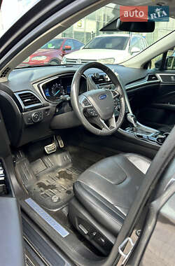 Седан Ford Fusion 2014 в 
