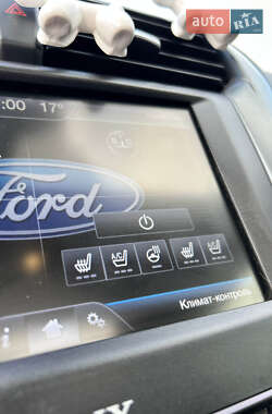 Седан Ford Fusion 2014 в 